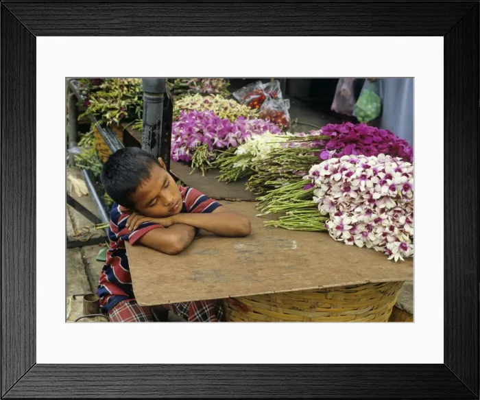 Framed Print : Sleeping boy, Bangkok market Framed Print : Sleeping boy, Bangkok market