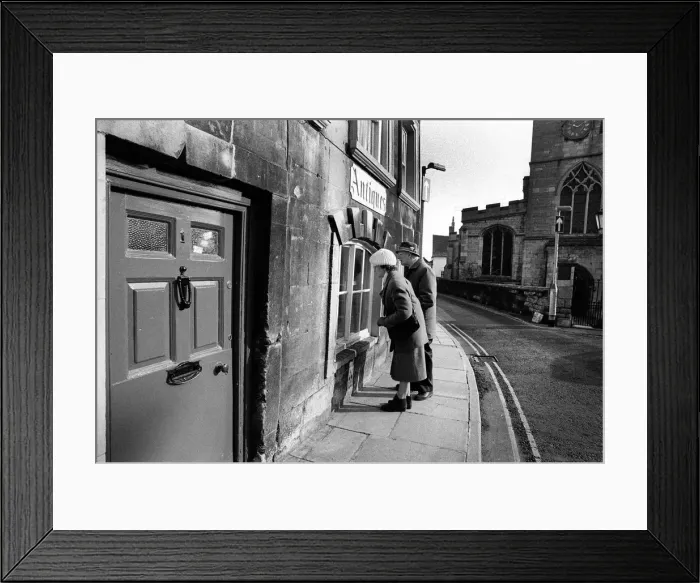 Framed Print : Window shopping, Stamford, Lincolnshire - 2 Framed Print : Window shopping, Stamford, Lincolnshire - 2