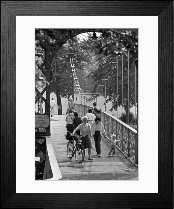 Framed Print : Porthill Bridge over the River Severn, Shrewsbury, Shropshir Framed Print : Porthill Bridge over the River Severn, Shrewsbury, Shropshir