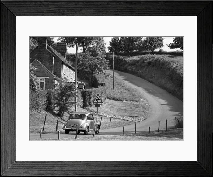 Framed Print : Morris Minor car on Wainlode Hill near the Red Lion Inn, Glo Framed Print : Morris Minor car on Wainlode Hill near the Red Lion Inn, Glo