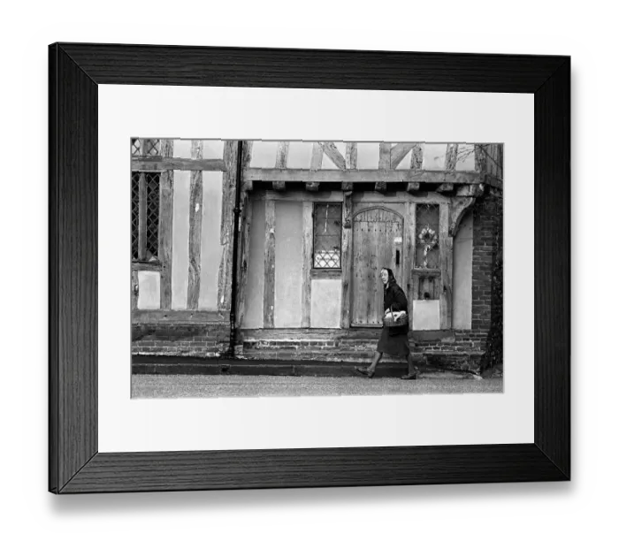 Framed Print : Lady in headscarf, Lavenham, Suffolk, England