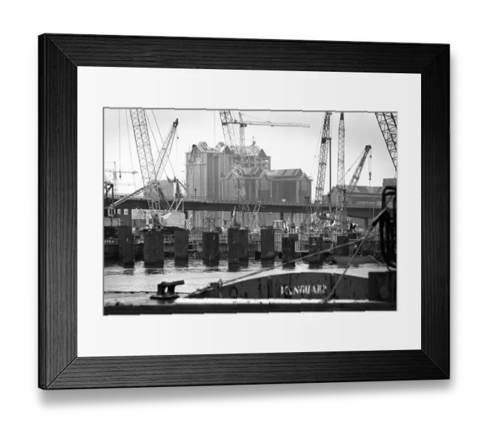 Framed Print : Docklands development, London, England Framed Print : Docklands development, London, England