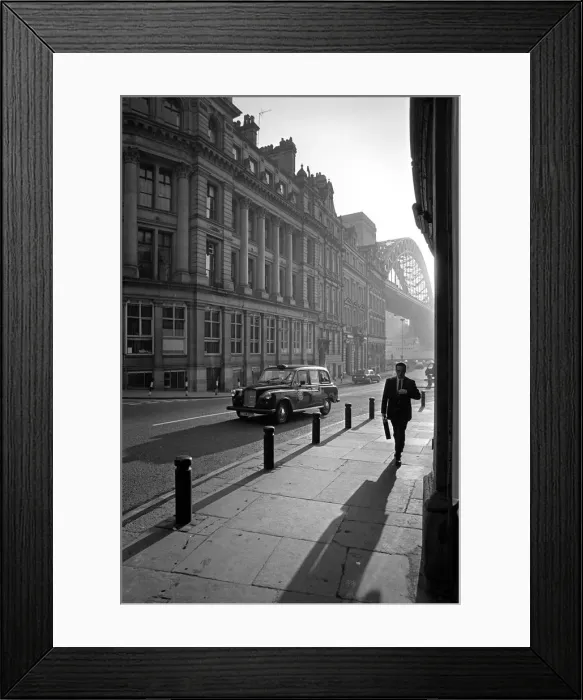Framed Print : Sandhill, Newcastle on Tyne. The Tyne Bridge is in the backg Framed Print : Sandhill, Newcastle on Tyne. The Tyne Bridge is in the backg