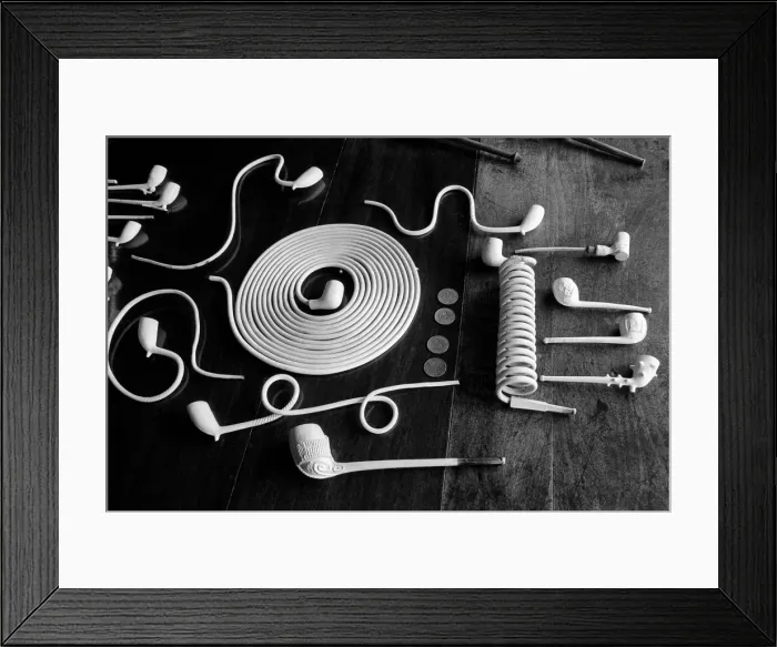 Framed Print : Clay pipes from Southorns pipeworks, Broseley, Shropshire Framed Print : Clay pipes from Southorns pipeworks, Broseley, Shropshire