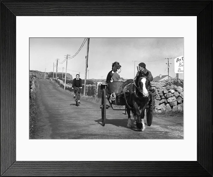 Framed Print : Pony and trap on the island of Innishmore, Aran Islands Framed Print : Pony and trap on the island of Innishmore, Aran Islands