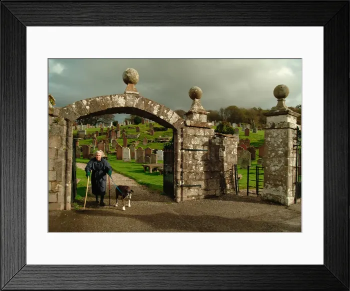 Framed Print : Old lady - 17th Century gateway to Kirkcudbright graveyard Framed Print : Old lady - 17th Century gateway to Kirkcudbright graveyard