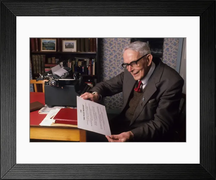 Framed Print : Bert Bissell MBE - mountain climber and peace campaigner Framed Print : Bert Bissell MBE - mountain climber and peace campaigner