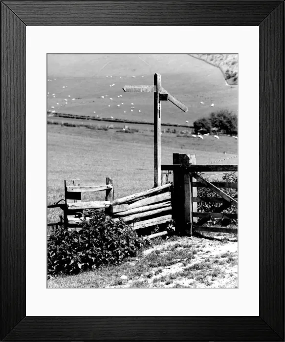 Framed Print : Old fence and signpost at Bix near Henley-on-Thames, Oxon Framed Print : Old fence and signpost at Bix near Henley-on-Thames, Oxon