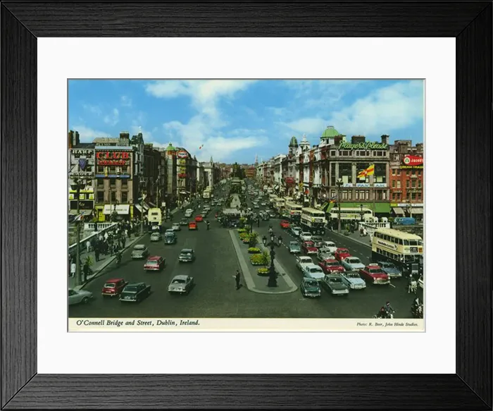 Framed Print : O Connell Bridge and Street, Dublin, Republic of Ireland Framed Print : O Connell Bridge and Street, Dublin, Republic of Ireland