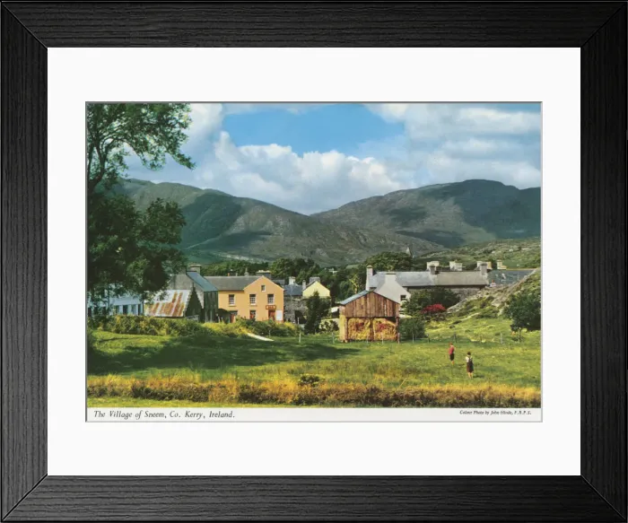 Framed Print : The Village of Sneem, County Kerry, Republic of Ireland Framed Print : The Village of Sneem, County Kerry, Republic of Ireland