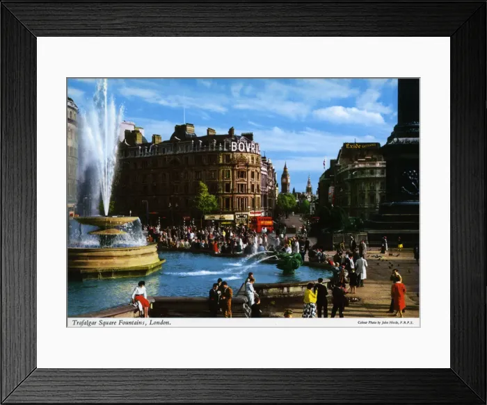 Framed Print : Trafalgar Square Fountains, London Framed Print : Trafalgar Square Fountains, London