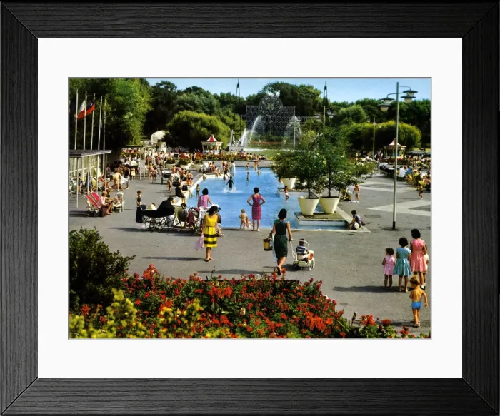 Framed Print : Battersea Park, London Framed Print : Battersea Park, London