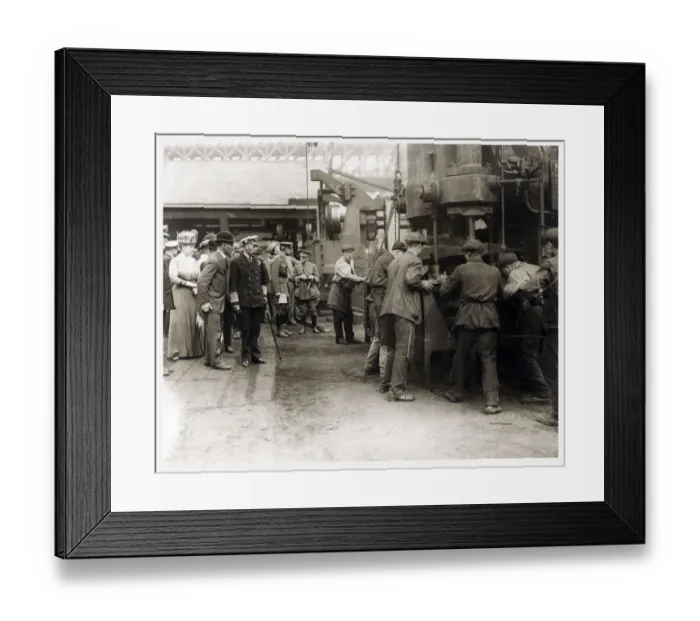 Framed Print : King George V (1865-1936) and Queen Mary (1867-1953) visit a factory workshop during Framed Print : King George V (1865-1936) and Queen Mary (1867-1953) visit a factory workshop during