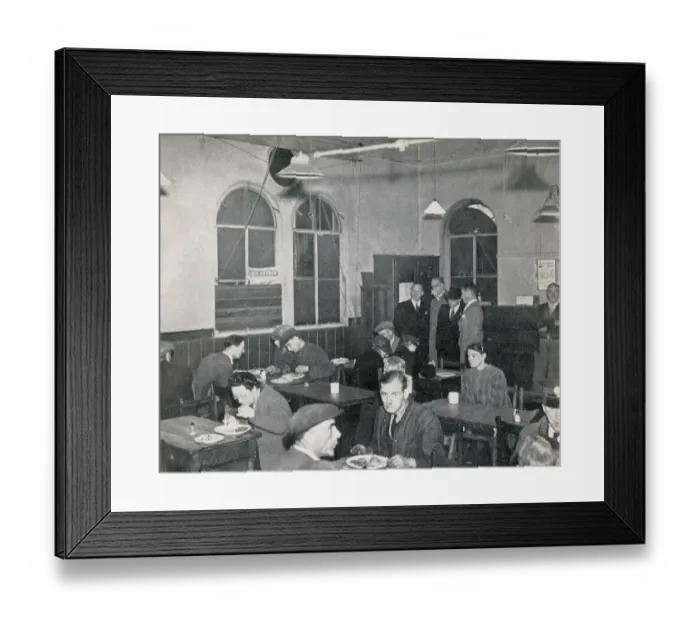 Framed Print : Scene inside the first British Restaurant, one of a number of communal restaurants Framed Print : Scene inside the first British Restaurant, one of a number of communal restaurants