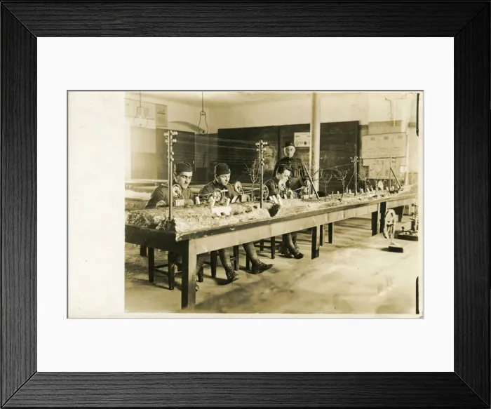 Framed Print : WW2 German Operations Room - Models of British Soldiers Framed Print : WW2 German Operations Room - Models of British Soldiers