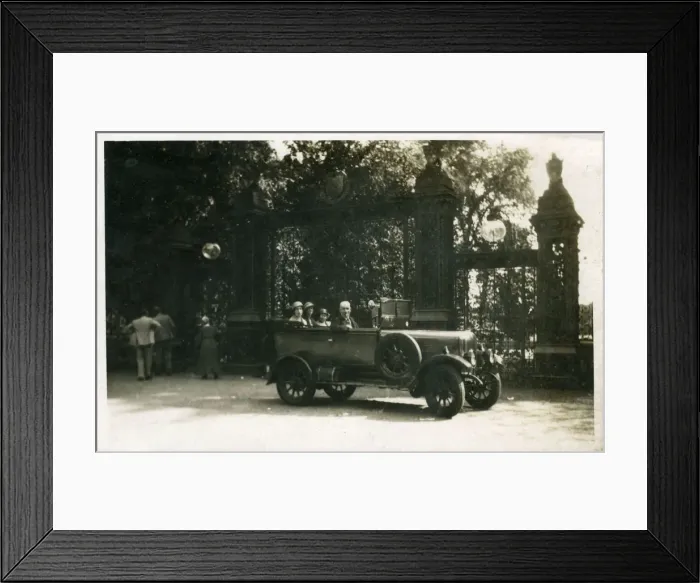 Framed Print : Vintage Car (awaiting identification) Framed Print : Vintage Car (awaiting identification)