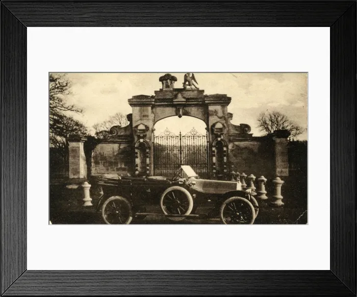 Framed Print : Vintage Car (awaiting identification) Framed Print : Vintage Car (awaiting identification)