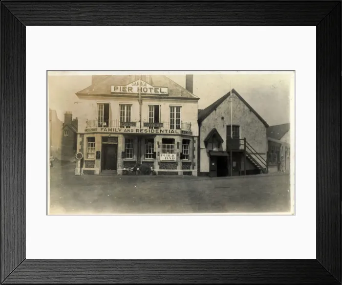 Framed Print : The Pier Hotel (Showing a Bull-nosed Morris Vintage Car) Framed Print : The Pier Hotel (Showing a Bull-nosed Morris Vintage Car)