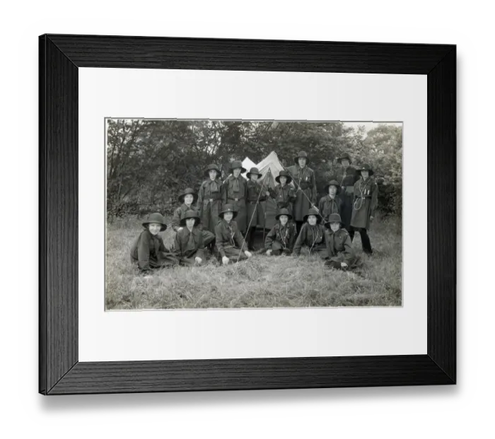 Framed Print : Woodland School, High Wycombe, Buckinghamshire - Girl Guide troupe camping trip Framed Print : Woodland School, High Wycombe, Buckinghamshire - Girl Guide troupe camping trip