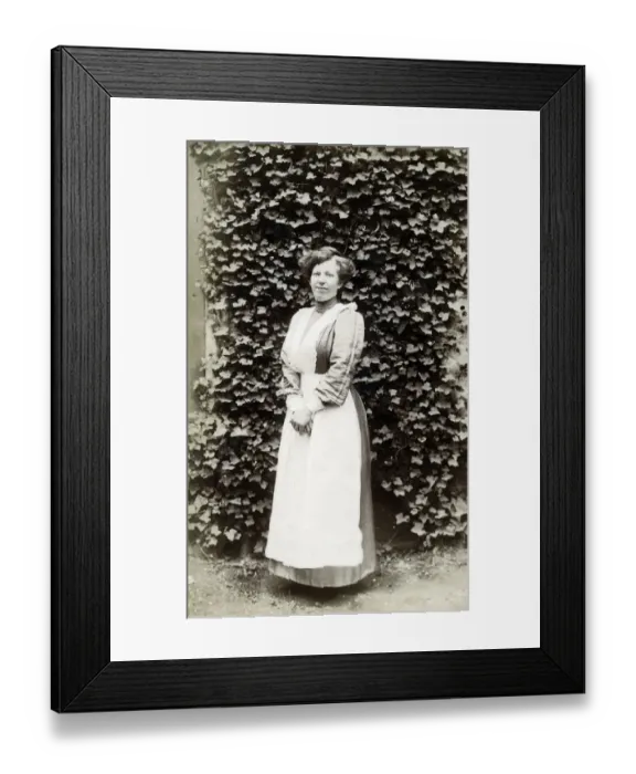 Framed Print : A postcard photograph from a young housemaid in Wraysbury, Berkshire Framed Print : A postcard photograph from a young housemaid in Wraysbury, Berkshire