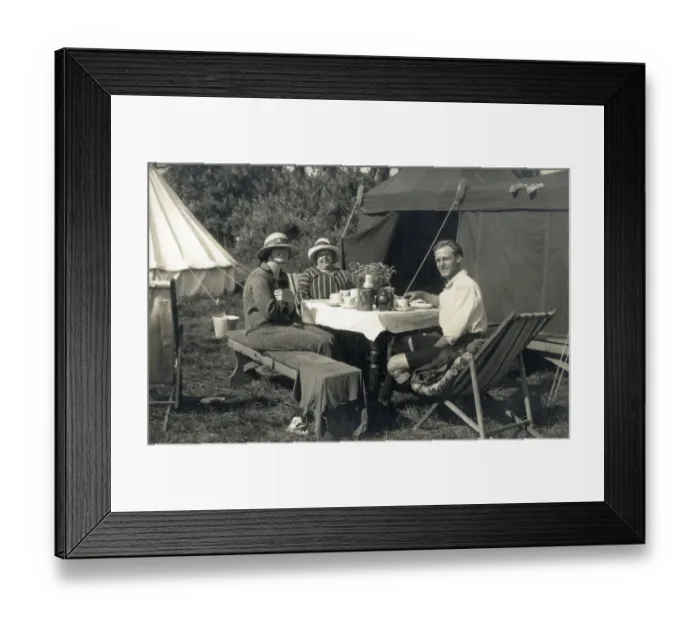 Framed Print : A jolly trio enjoying a very fancy breakfast (1 / 2) Framed Print : A jolly trio enjoying a very fancy breakfast (1 / 2)