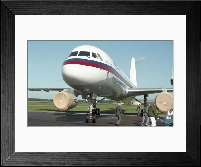 Framed Print : Farnborough 92 - Tu-204 - CCCP-64006 Framed Print : Farnborough 92 - Tu-204 - CCCP-64006