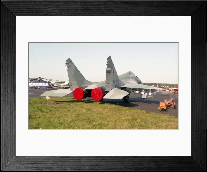 Framed Print : Farnborough 92 - MiG-29M (9-15) Blue 156 Framed Print : Farnborough 92 - MiG-29M (9-15) Blue 156