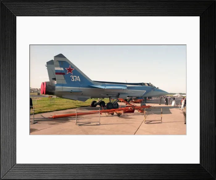 Framed Print : Farnborough 92 - MiG-31B White 374 Framed Print : Farnborough 92 - MiG-31B White 374