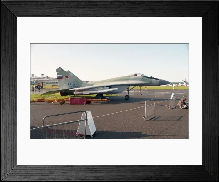 Framed Print : Farnborough 92 - MiG-29M (9-15) Blue 156 Framed Print : Farnborough 92 - MiG-29M (9-15) Blue 156