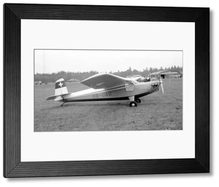Framed Print : Praga E. 114C HB-UAD Framed Print : Praga E. 114C HB-UAD