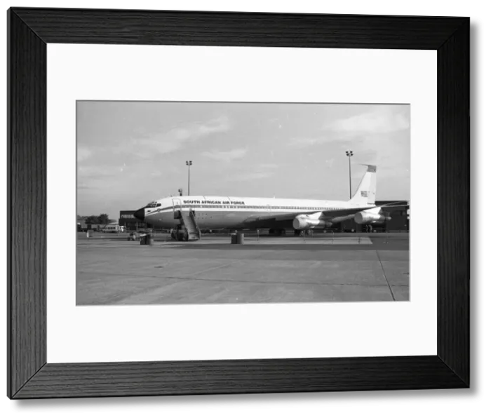 Framed Print : Cessna 310P F-OCFK Framed Print : Cessna 310P F-OCFK