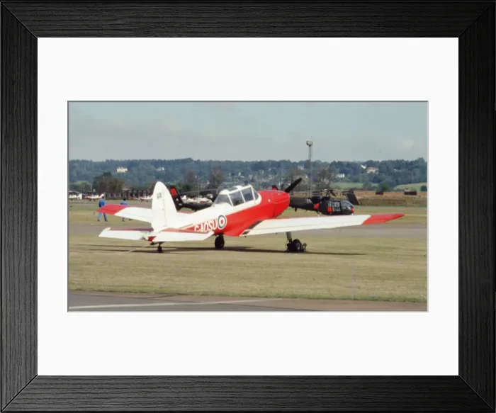 Framed Print : A de Havilland Supermunk - G-AOSU