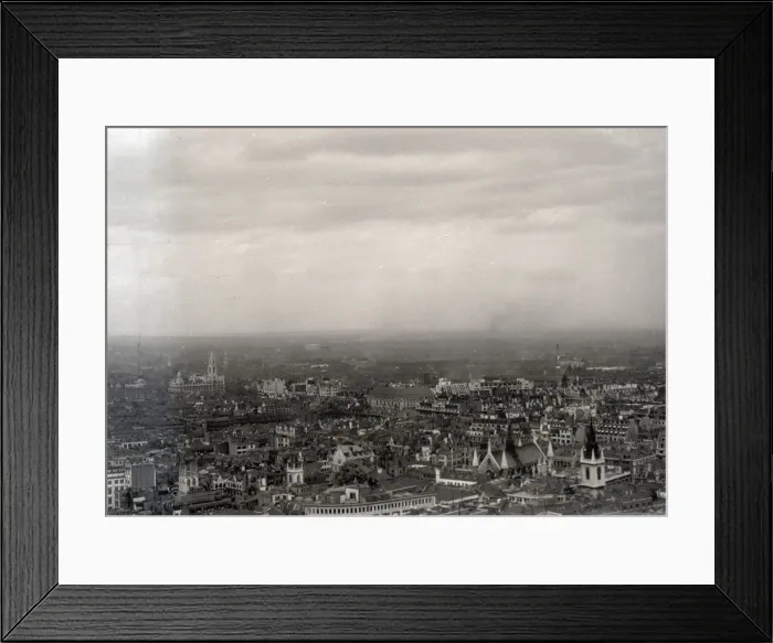 Framed Print : An Aerial view over London Framed Print : An Aerial view over London