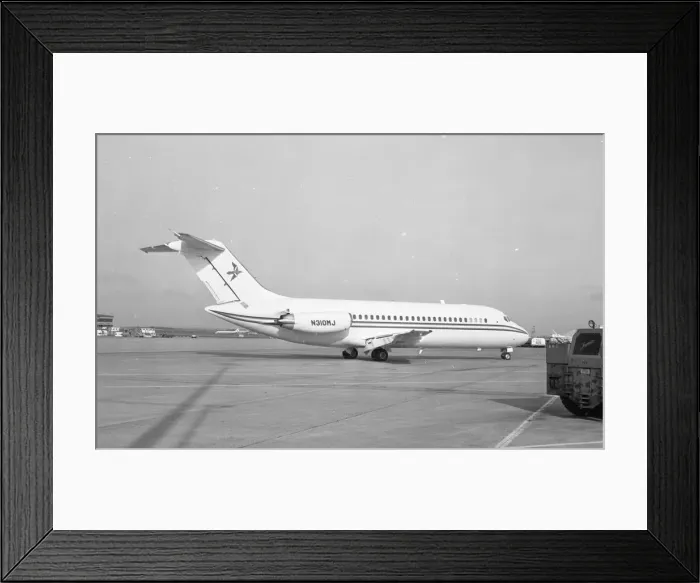 Framed Print : McDonnell Douglas DC-9-15 N310MJ Framed Print : McDonnell Douglas DC-9-15 N310MJ