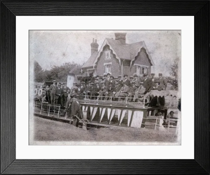 Framed Print : Sunbury Lock Framed Print : Sunbury Lock