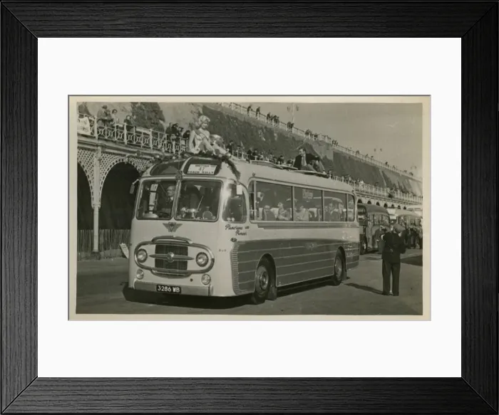 Framed Print : Plaxton Vintage Bus - Panorama Pioneer 285 - SUT Framed Print : Plaxton Vintage Bus - Panorama Pioneer 285 - SUT