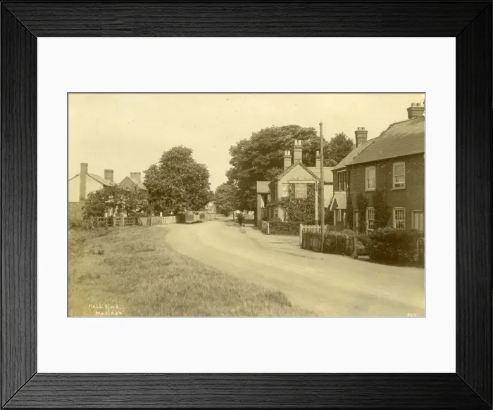 Framed Print : Hall End (Showing The Commander in Chief Inn) Framed Print : Hall End (Showing The Commander in Chief Inn)