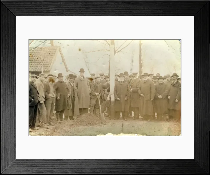 Framed Print : Public Commemoration Framed Print : Public Commemoration