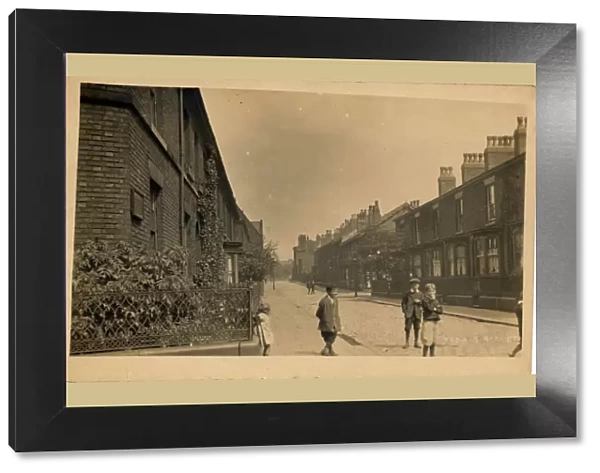 Thomas St (now gone), Cheetham Hill, Manchester, Lancashire, England. Date: 1920s