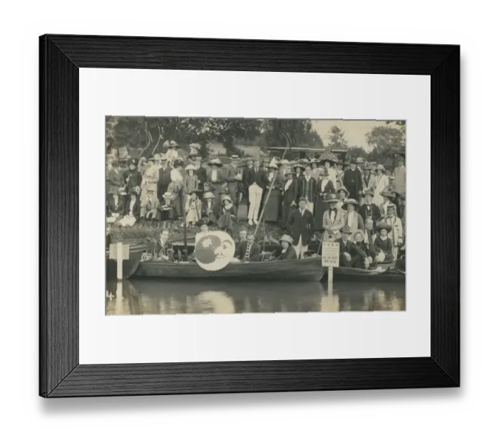 Framed Print : Oxford and Cambridge Boat Race Framed Print : Oxford and Cambridge Boat Race