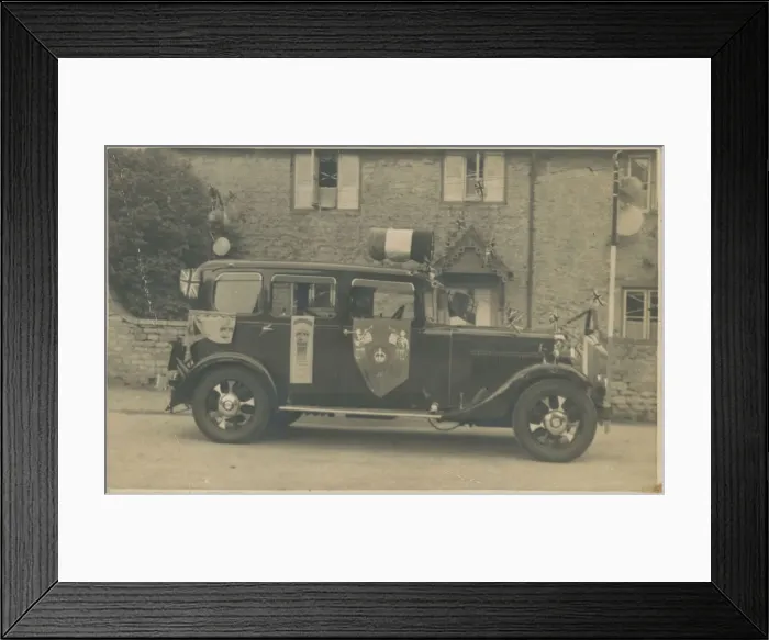 Framed Print : Vintage Car (awaiting identification) Framed Print : Vintage Car (awaiting identification)