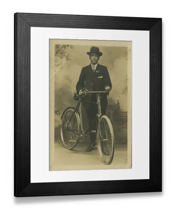 Framed Print : Vintage Edwardian Bicycle, Britain. Date: 1910s Framed Print : Vintage Edwardian Bicycle, Britain. Date: 1910s