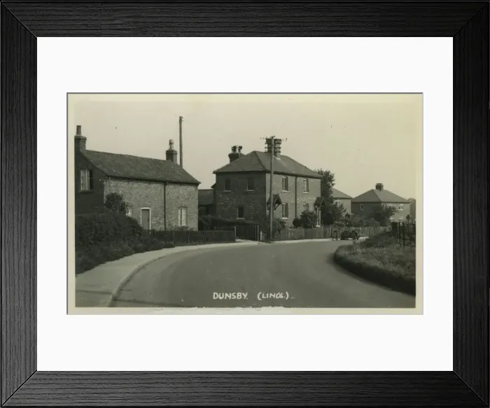 Framed Print : Main Road, Dunsby, Bourne, South KestevenA, Lincolnshire, England. Date: 1930s Framed Print : Main Road, Dunsby, Bourne, South KestevenA, Lincolnshire, England. Date: 1930s