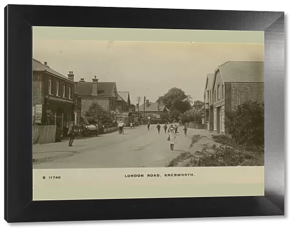 London Road, Knebworth, Stevenage, Hertfordshire, England. Date: 1917