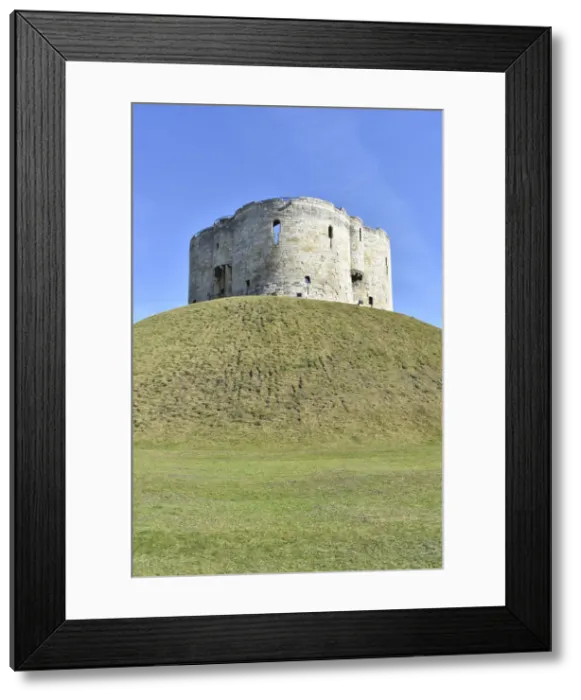 Framed Print : Cliffords Tower, York Framed Print : Cliffords Tower, York