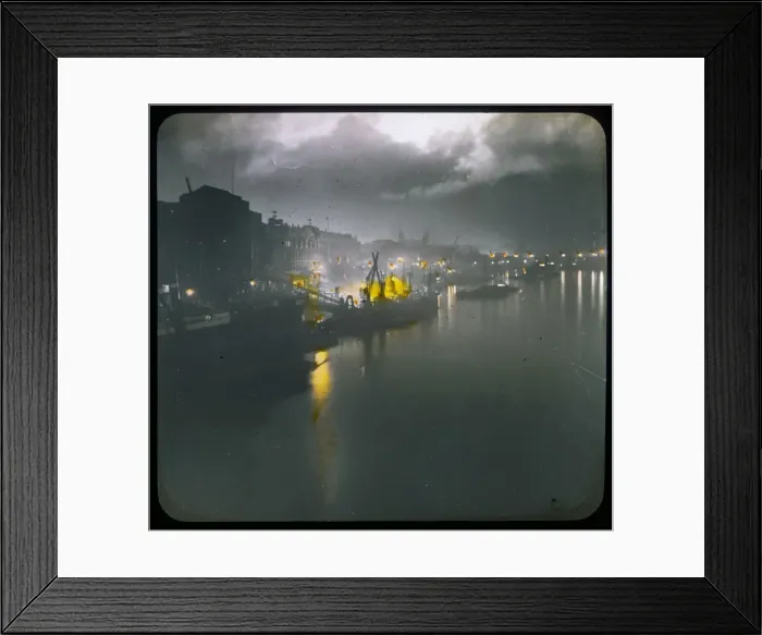 Framed Print : BILLINGSGATE / LANTERN Framed Print : BILLINGSGATE / LANTERN