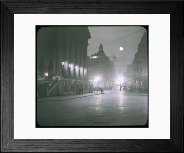 Framed Print : MANSION HOUSE / LANTERN Framed Print : MANSION HOUSE / LANTERN