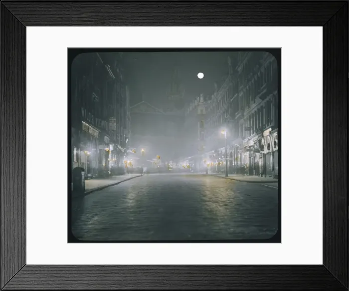 Framed Print : LUDGATE HILL / LANTERN Framed Print : LUDGATE HILL / LANTERN