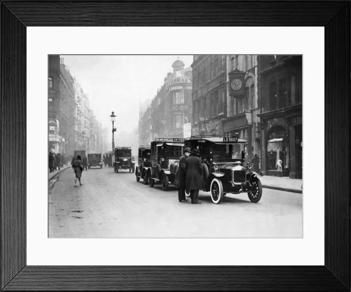 Framed Print : CARS IN LONDON STREET Framed Print : CARS IN LONDON STREET
