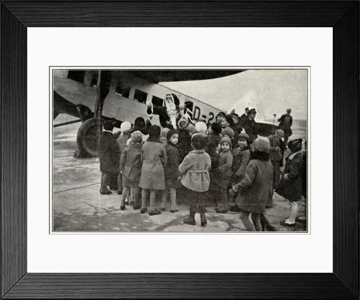 Framed Print : FATHER XMAS AND PLANE Framed Print : FATHER XMAS AND PLANE